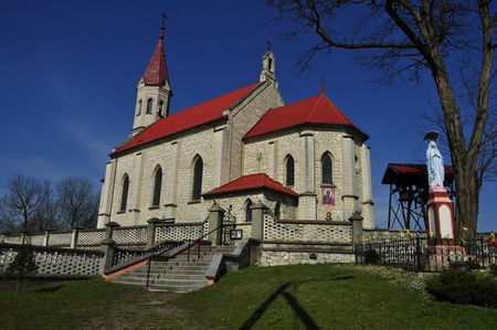 Kościół parafialny p. w. św. Jana Chrzciciela w Ostrowcach z XIII w